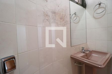 Lavabo de casa para alugar com 4 quartos, 225m² em Santa Mônica, Uberlândia