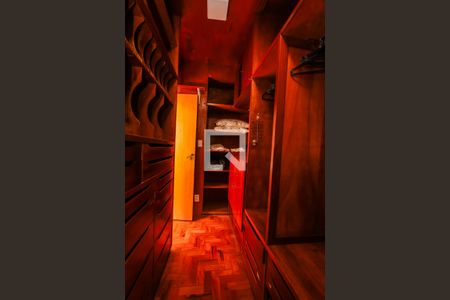 Closet da Suite de apartamento para alugar com 2 quartos, 137m² em Cerqueira César, São Paulo