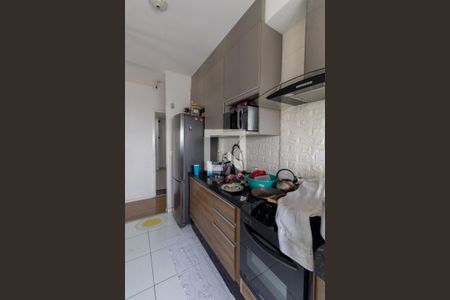 Sala/Cozinha/Área de Serviço  de apartamento para alugar com 2 quartos, 60m² em Vila Paranagua, São Paulo