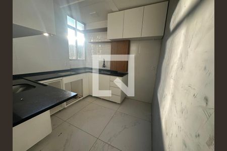 Cozinha de apartamento à venda com 1 quarto, 35m² em Passo d’Areia, Porto Alegre