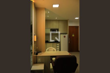 Quarto de kitnet/studio para alugar com 1 quarto, 35m² em Caminho das Árvores, Salvador