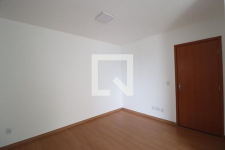 Sala de apartamento para alugar com 2 quartos, 65m² em Shopping Park, Uberlândia