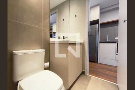 Banheiro de kitnet/studio para alugar com 1 quarto, 26m² em Vila Mariana, São Paulo
