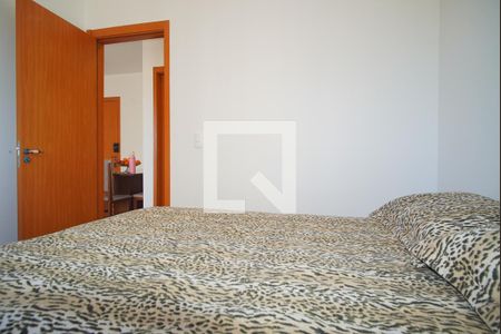Quarto 2 de apartamento à venda com 2 quartos, 52m² em Humaitá, Porto Alegre