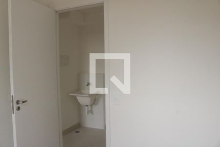 Quarto 1 de apartamento para alugar com 2 quartos, 33m² em Parque Industrial Tomas Edson, São Paulo