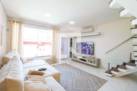 Casa à venda com 3 quartos, 276m² em Jardim Aeroporto, São Paulo