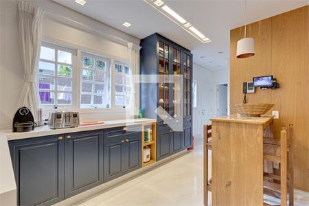 Casa à venda com 3 quartos, 440m² em Chácara Monte Alegre, São Paulo