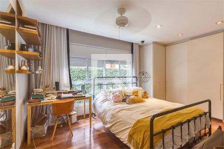 Casa à venda com 3 quartos, 430m² em Jardim Morumbi, São Paulo