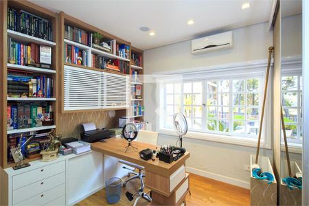 Casa à venda com 5 quartos, 520m² em Jardim Petropolis, São Paulo