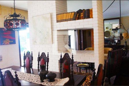 Casa à venda com 4 quartos, 450m² em Jardim Cordeiro, São Paulo