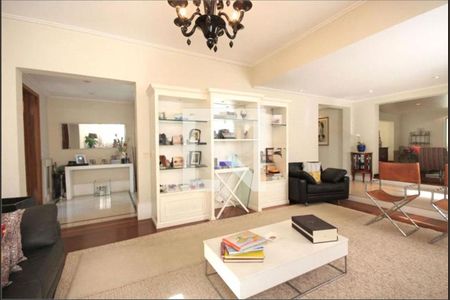 Casa à venda com 4 quartos, 730m² em Chácara Monte Alegre, São Paulo