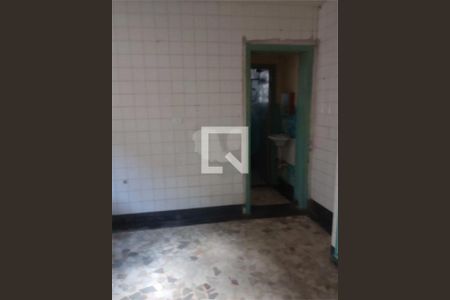 Casa à venda com 4 quartos, 330m² em Cambuci, São Paulo