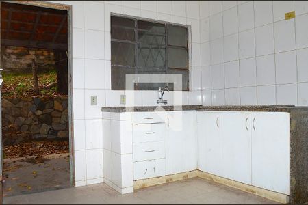 Casa para alugar com 3 quartos, 260m² em Novo Aarão Reis, Belo Horizonte