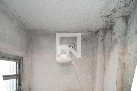 Banheiro de kitnet/studio para alugar com 0 quarto, 50m² em Aclimação, São Paulo