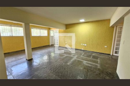 Casa à venda com 4 quartos, 329m² em Jardim Vitória Régia, São Paulo