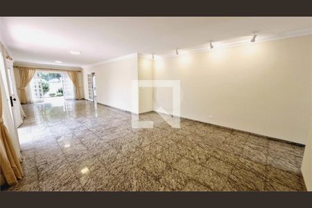 Casa à venda com 4 quartos, 329m² em Jardim Vitória Régia, São Paulo