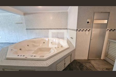 Casa à venda com 4 quartos, 329m² em Jardim Vitória Régia, São Paulo