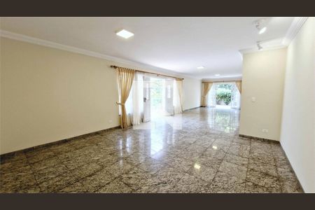 Casa à venda com 4 quartos, 329m² em Jardim Vitória Régia, São Paulo