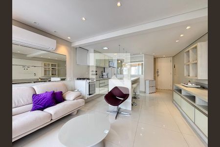 Sala/Cozinha de apartamento à venda com 1 quarto, 74m² em Vila Nova Conceição, São Paulo