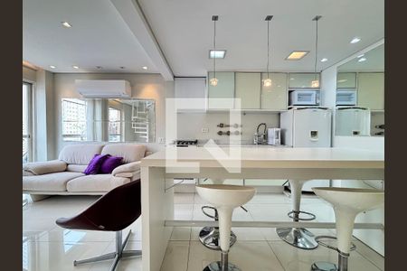 Sala/Cozinha de apartamento à venda com 1 quarto, 74m² em Vila Nova Conceição, São Paulo