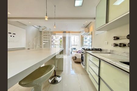 Sala/Cozinha de apartamento à venda com 1 quarto, 74m² em Vila Nova Conceição, São Paulo