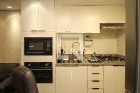 Cozinha e Área de Serviço de apartamento para alugar com 2 quartos, 33m² em Vila Ema, São Paulo