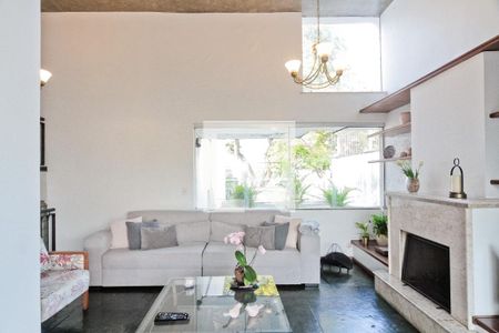 Sala de casa à venda com 3 quartos, 275m² em City América, São Paulo