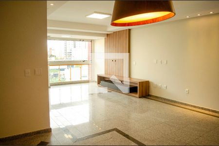 Apartamento para alugar com 4 quartos, 215m² em Setor Bueno, Goiânia