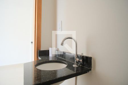 Lavabo de casa de condomínio à venda com 2 quartos, 70m² em Vila Carrão, São Paulo