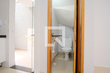 Lavabo de casa de condomínio para alugar com 2 quartos, 70m² em Vila Carrão, São Paulo