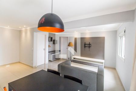 Sala de apartamento para alugar com 1 quarto, 68m² em Jardim Tupanci, Barueri