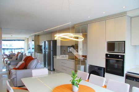 Sala e Cozinha integrada  de apartamento à venda com 2 quartos, 69m² em Vila Augusta, Guarulhos