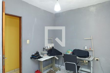 Quarto 2 de casa à venda com 3 quartos, 200m² em Conjunto Habitacional A. E. Carvalho, São Paulo