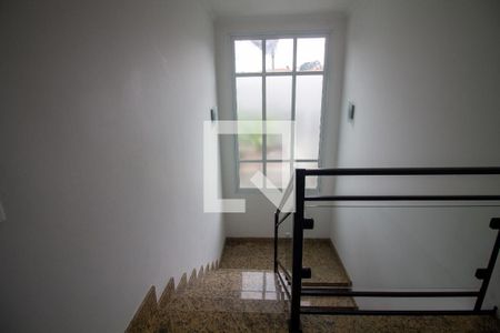 Escada de casa de condomínio à venda com 5 quartos, 315m² em Jardim Cordeiro, São Paulo