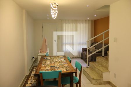 Sala de casa de condomínio para alugar com 3 quartos, 90m² em Stella Maris, Salvador