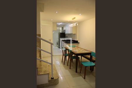 Sala de casa de condomínio para alugar com 3 quartos, 90m² em Stella Maris, Salvador