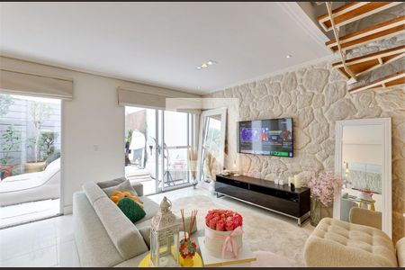 Casa à venda com 3 quartos, 103m² em Vila Sofia, São Paulo