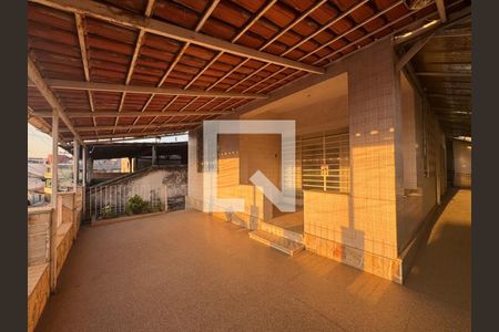 Casa à venda com 3 quartos, 210m² em Santo Andre, Belo Horizonte