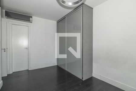 Quarto Suíte de apartamento para alugar com 2 quartos, 74m² em Três Figueiras, Porto Alegre