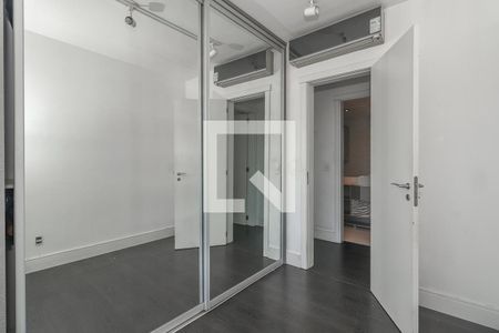 Quarto  de apartamento para alugar com 2 quartos, 74m² em Três Figueiras, Porto Alegre