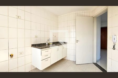 Cozinha de apartamento para alugar com 3 quartos, 71m² em Interlagos, São Paulo