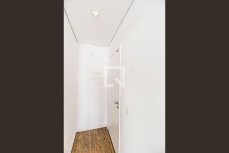 Entrada de apartamento à venda com 2 quartos, 61m² em Jardim Tupanci, Barueri