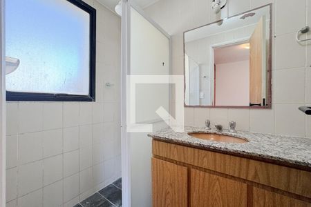Banheiro de apartamento para alugar com 1 quarto, 45m² em Sumarezinho, São Paulo