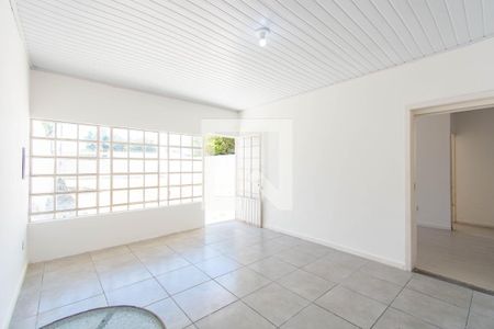 Casa à venda com 3 quartos, 130m² em Niterói, Canoas