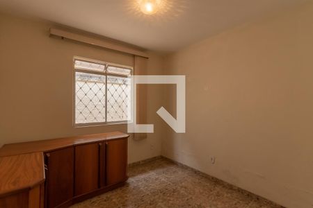 Quarto 1 de casa à venda com 3 quartos, 200m² em Alípio de Melo, Belo Horizonte