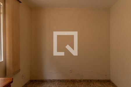 Quarto 1 de casa à venda com 3 quartos, 200m² em Alípio de Melo, Belo Horizonte