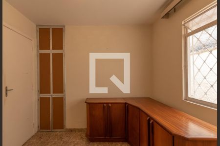 Quarto 1 de casa à venda com 3 quartos, 200m² em Alípio de Melo, Belo Horizonte