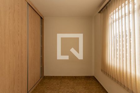 Quarto 2 de casa à venda com 3 quartos, 200m² em Alípio de Melo, Belo Horizonte