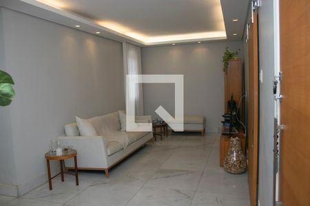 Casa à venda com 3 quartos, 170m² em Santa Efigênia, Belo Horizonte