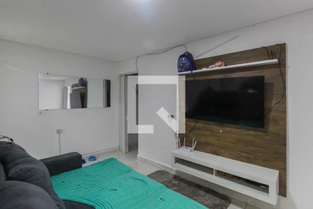 Sala de casa para alugar com 2 quartos, 80m² em Parque Santa Madalena, São Paulo
